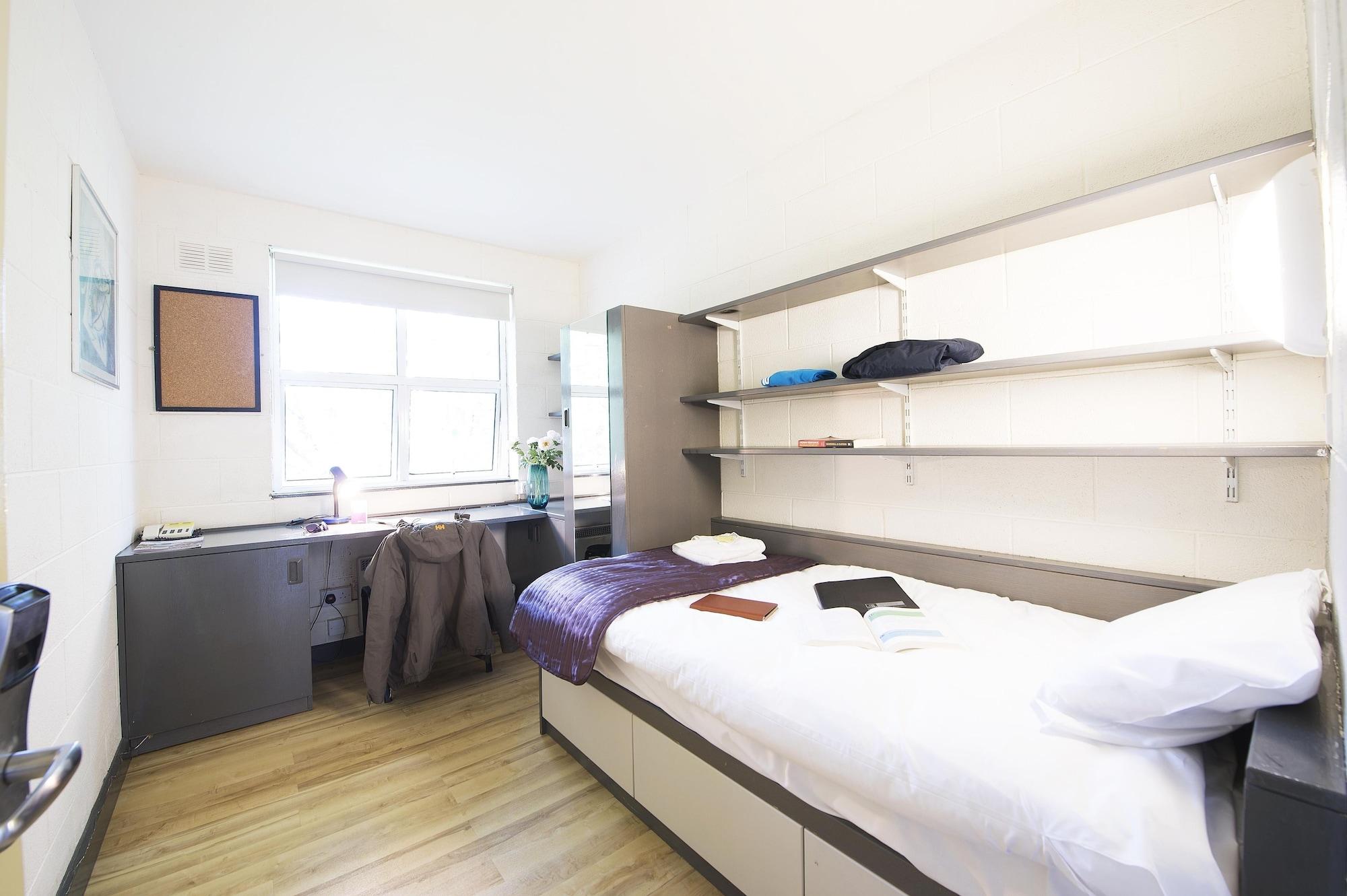 Corrib Village Apartments University Of Galway Eksteriør bilde
