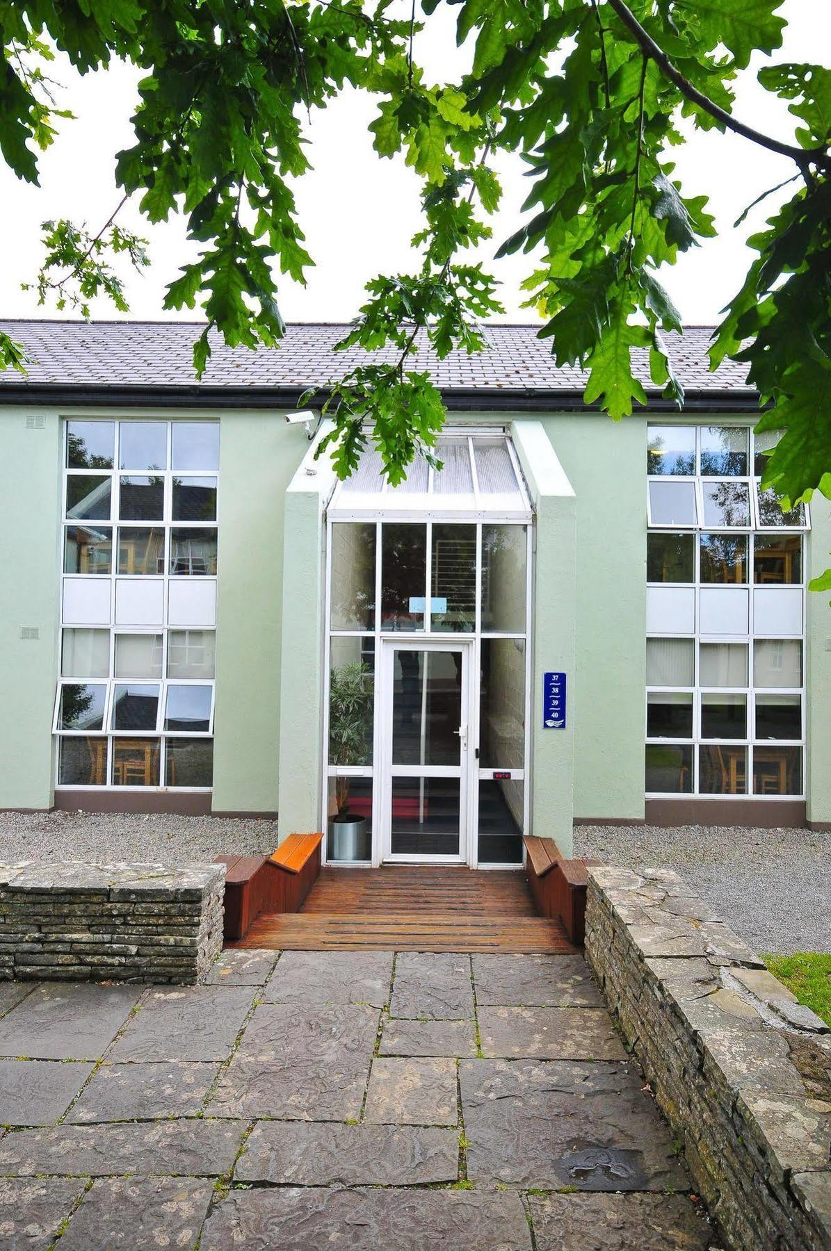 Corrib Village Apartments University Of Galway Eksteriør bilde